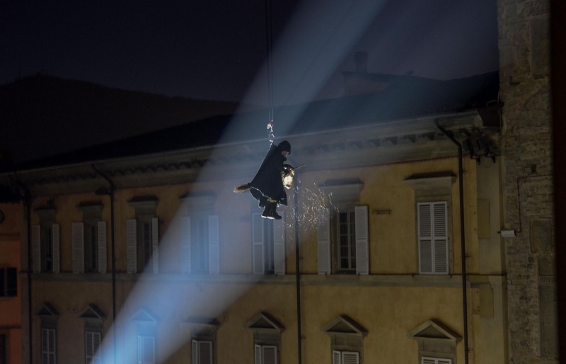 La �Befana dei pompieri��marted� 6 gennaio voler� in piazza Gabriotti per regalare sorrisi e dolci ai bambini