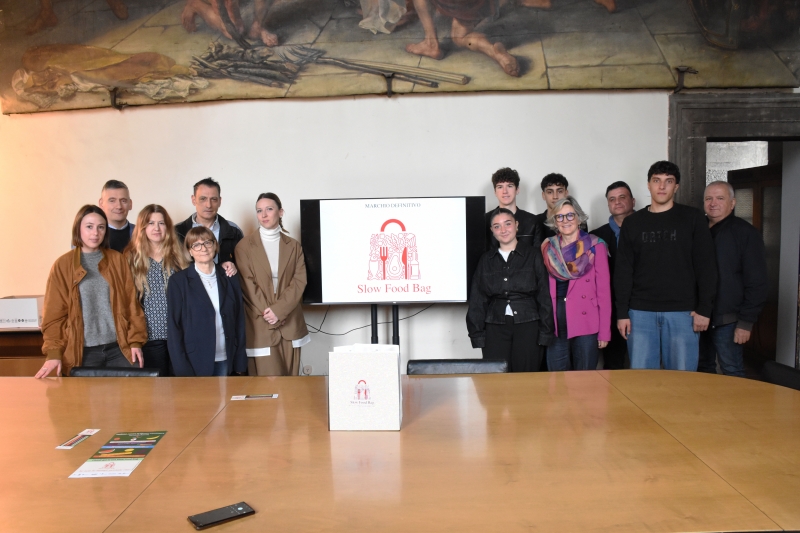 I giovani protagonisti del progetto �Slow Food Bag� contro lo spreco alimentare
