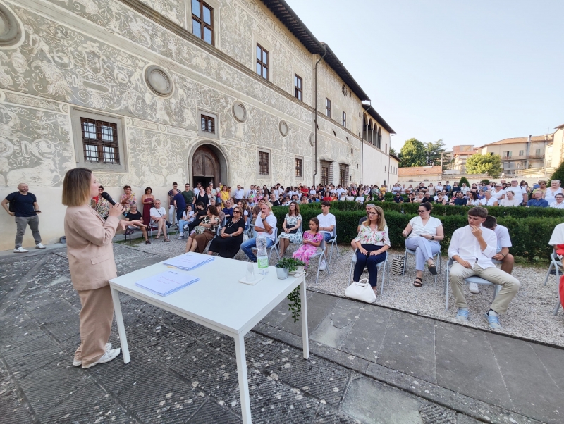 Il grande abbraccio della comunit� di Citt� di Castello ai 91 studenti tifernati che si sono diplomati con il massimo dei voti al termine dell�anno scolastico 2025-2026