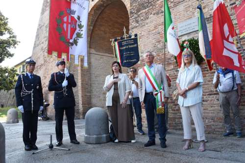 Una copia della Costituzione ai rappresentati di Anpi, Istituto �Gabriotti� e associazioni combattentistiche per celebrare�l�82� anniversario della liberazione di Citt� di Castello dall�occupazione nazifascista avvenuta il 22 luglio 1944